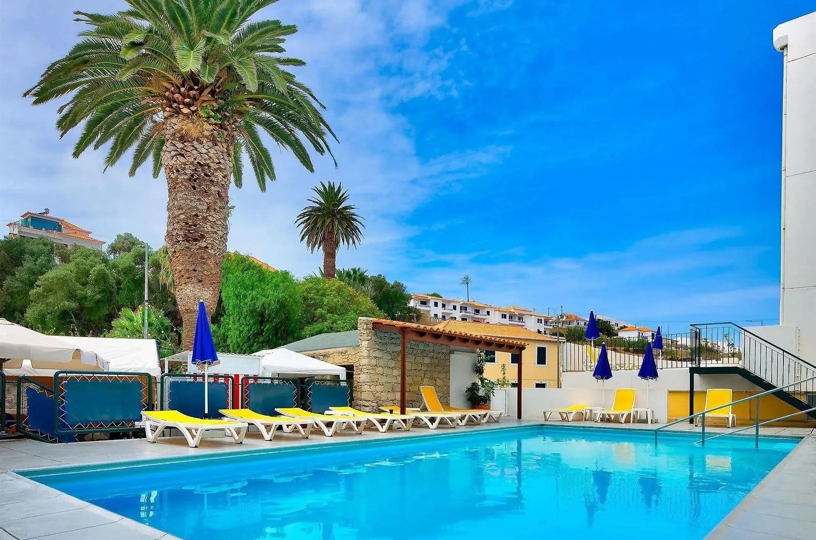 Hotel Praia Dourada location